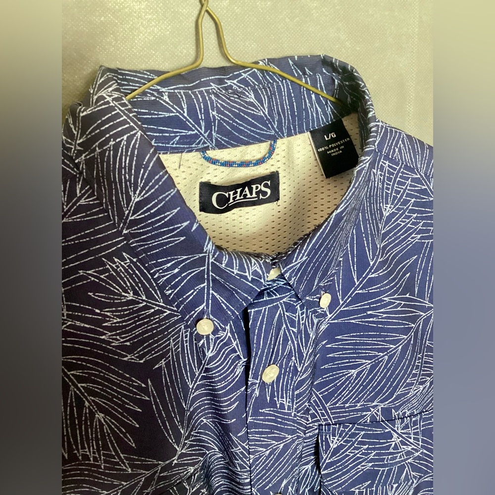 Men’s CHAPS Outdoor Shirt Size LARGE Breathable Blue VENTED Short Sleeve
